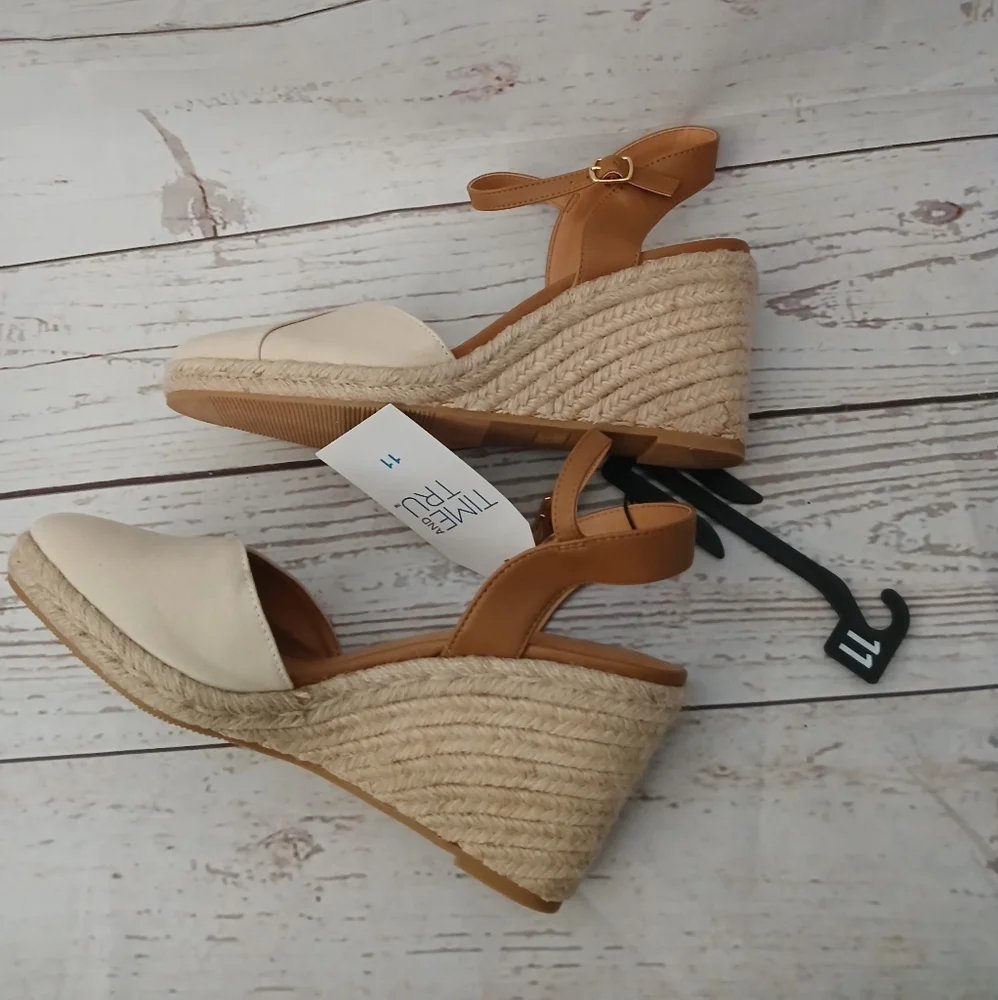 Time and Tru women's espadrille wedge natural size 11